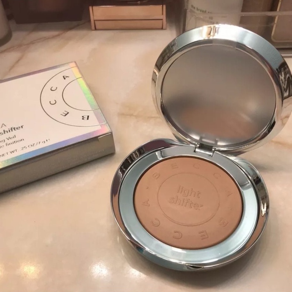 Becca “Star Hugger 3” Light Shifter Finishing Veil Pressed Powder NEW